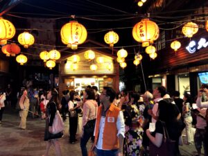 台湾の夜　九份の街②