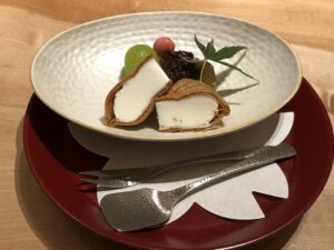 デザート アイスクリーム最中等 温かい日本茶