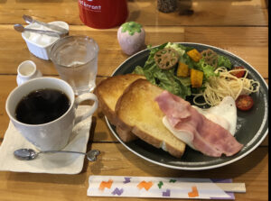 素敵なカフェでモーニング